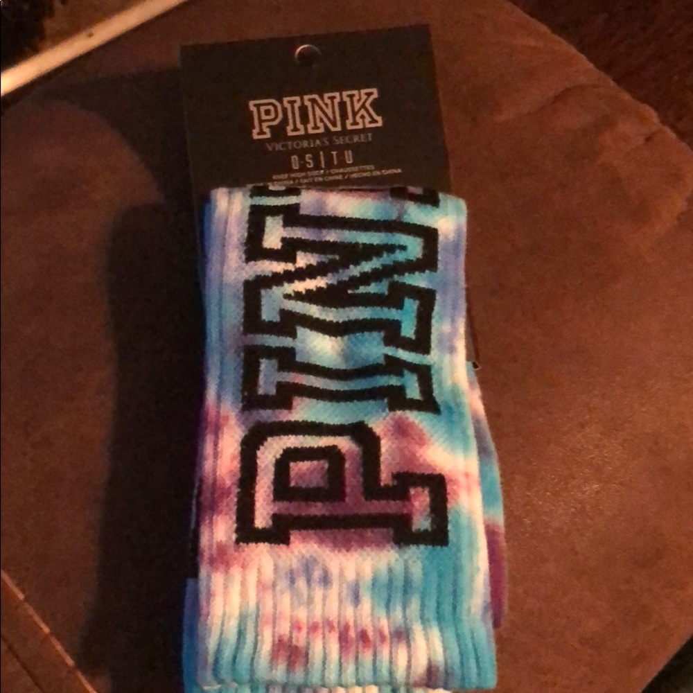 VS Pink socks